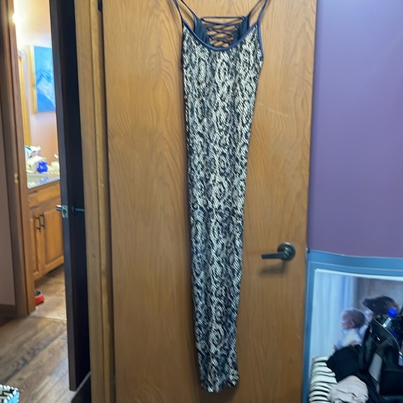 Stunning Joseph Ribkoff designer evening gown. Sexy laced back. - Picture 2 of 5